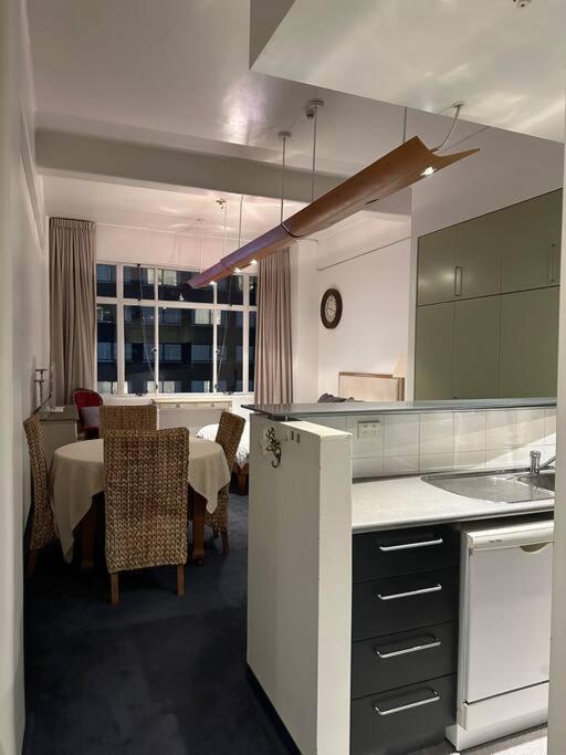 Hyper-Central Apartment Downtown โอ๊คแลนด์ ภายนอก รูปภาพ